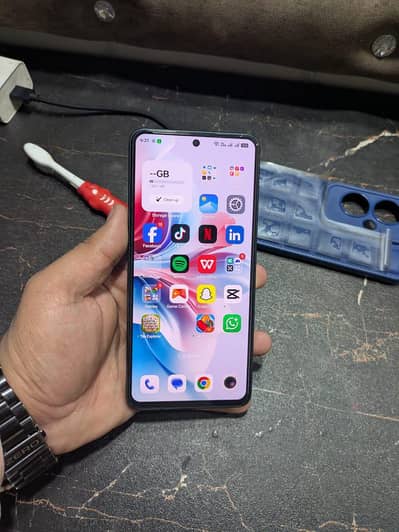 RENO 11F 8+8 RAM (256 GB)