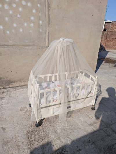 Baby Wooden Crib with Mosquito Net – Excellent Condition