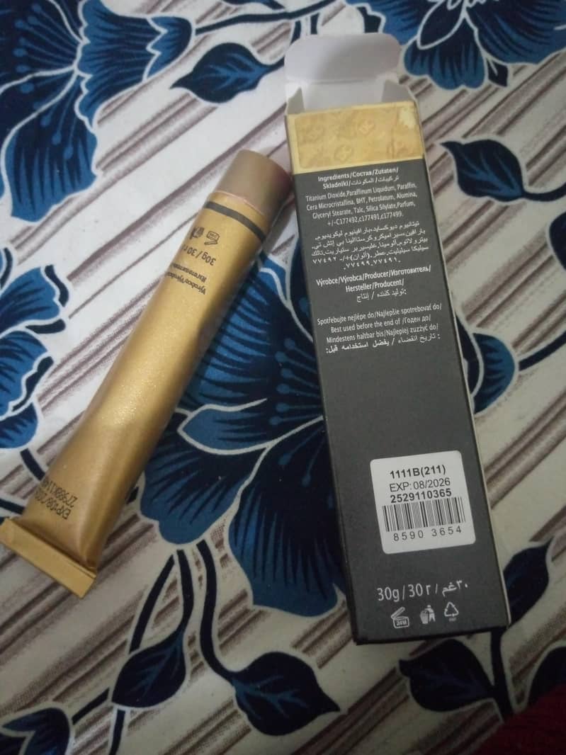 dermacol high coverage  foundation 4
