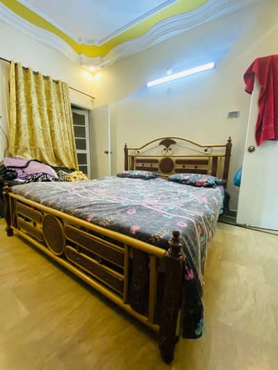 Wooden & Iron King Size Bed (Excellent Condition)