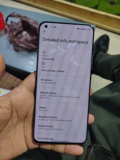 12+12+256 mi 11 ultra 5g. all ok only back screen off