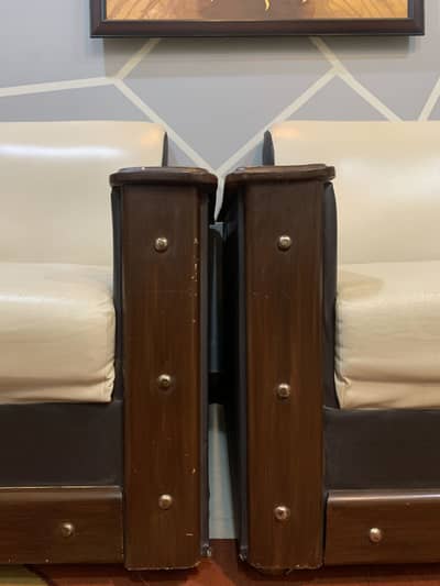 5 seater sofa set good condition with table Glass