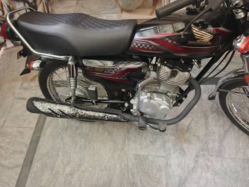 برینڈ نیو ہونڈا 125 سیل پیک نٹ تو نٹ جینون 0