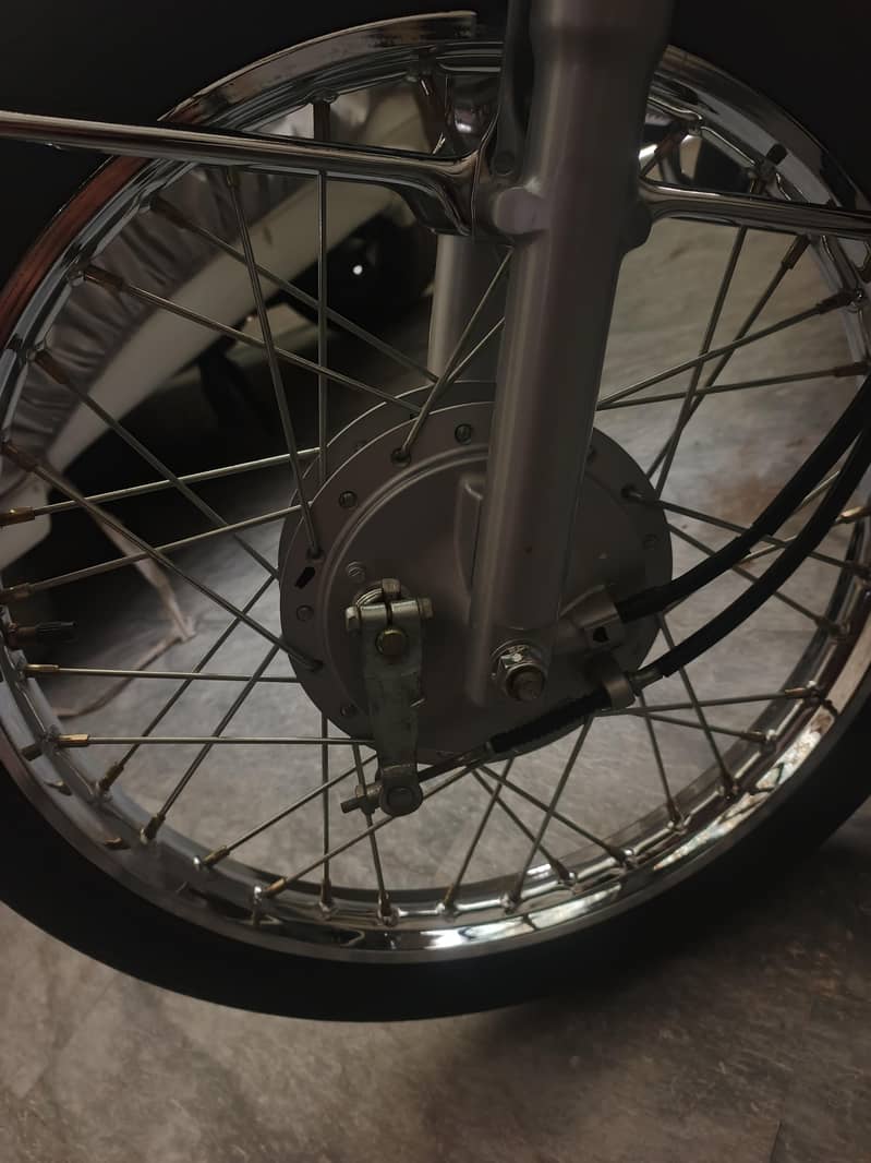 برینڈ نیو ہونڈا 125 سیل پیک نٹ تو نٹ جینون 5