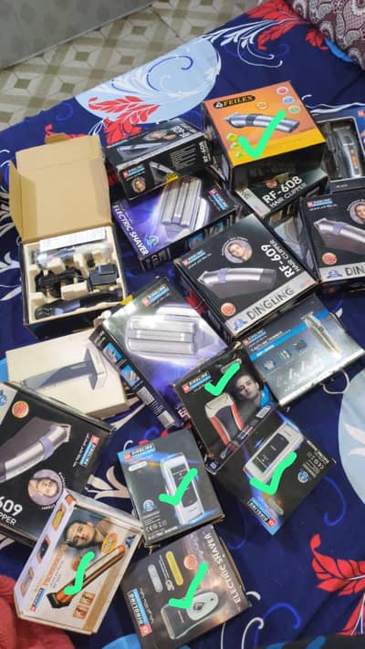 Electronic hair trimmer