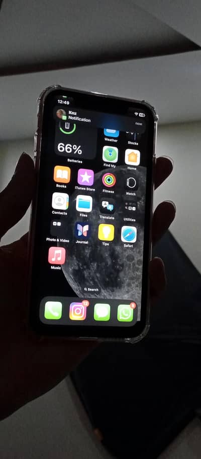 iphone XR (e sim time available)