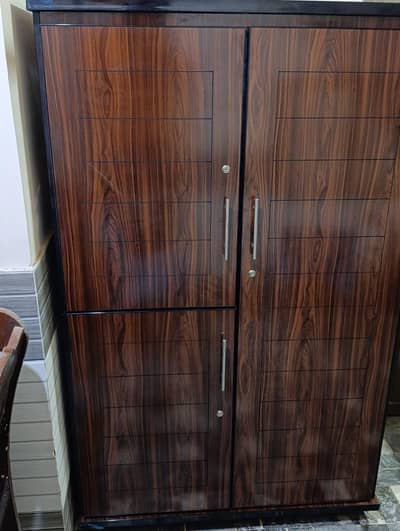 "URGENT SALE! 3 Door Solid Luxury Wardrobe 6×4-ft- Limited Offer"