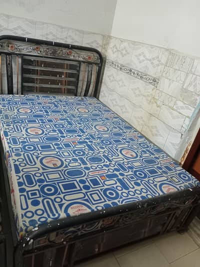 single bed with moltyfoam mattress