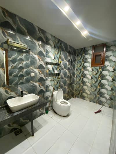 OFFICE FOR RENT GULSHAN-E-IQBAL BLOCK 8 Prime Location Ground Floor Portion Property Details: 600 Sq. Yards