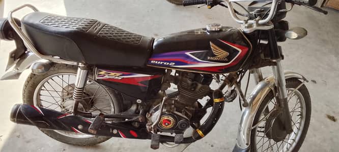 Honda 125.2017 model good condition exchange available with Honda CD