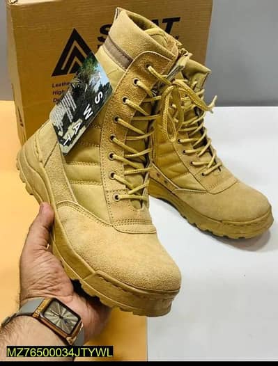 Man's Army boots comfortable