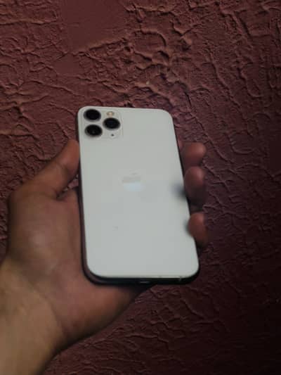 Iphone 11 pro 4 months sim working