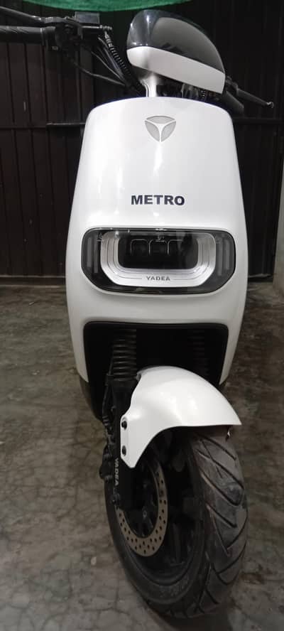 metro E8s pro top variant mint condition