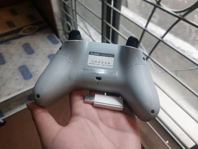 GGAMING CONTROLLER  just Like brand new only 1 month us