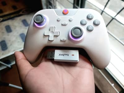 GGAMING CONTROLLER  just Like brand new only 1 month us