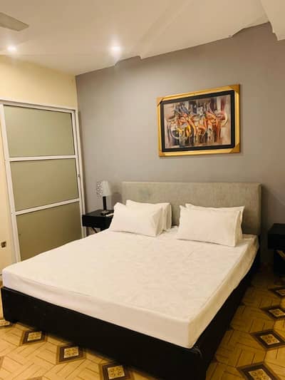 1 bedroom luxury apartment daily, weekly in bahria town lhr