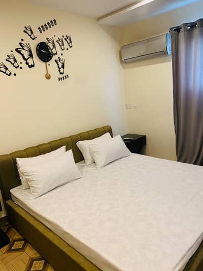 1 bedroom luxury apartment daily, weekly in bahria town lhr