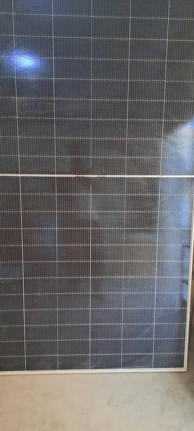 jinko daball glass. A. grade 2 panal . 585w.