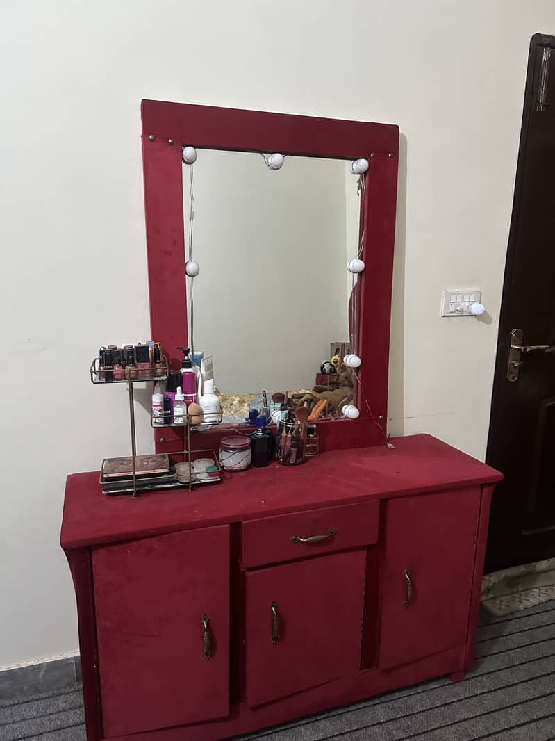 Bed set with dressing 5