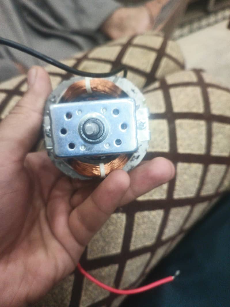 Universal motor 2