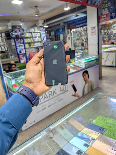 iPhone Se 2020 all original lush condition