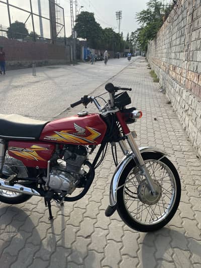 Selling honda 125 21 model lush condition