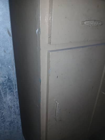 Almari All ok condition  whatsapp number 03005267747