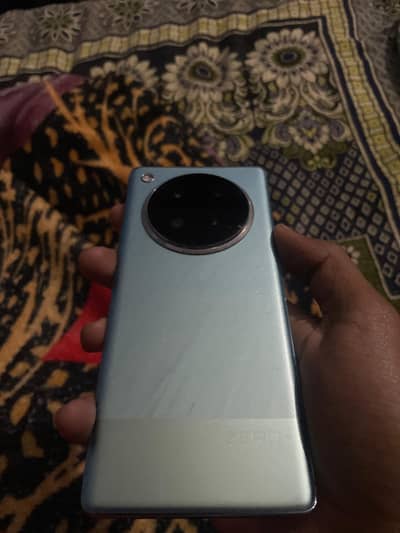 infinix zero 40 . . . box, 45 chrg  available