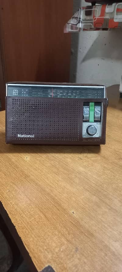 نیشنل 3بینڈ ریڈیو سیل اور بجلی سے بھی چلتا ھے Mw. SW1. SW2