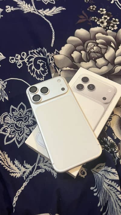 Iphone 17 pro max factory unlock 10/10 mint condition