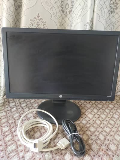 24" HP lcd with cables