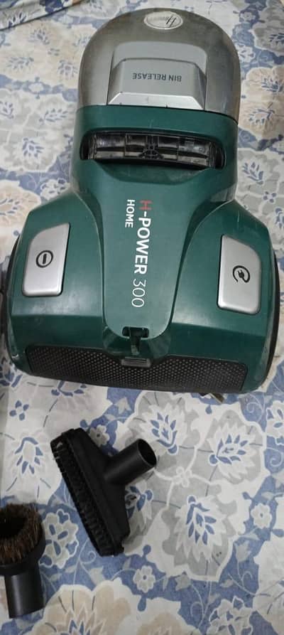 vaccum cleaner in good condition both just like new and imported