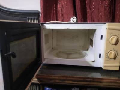 Used Kentax microwave oven