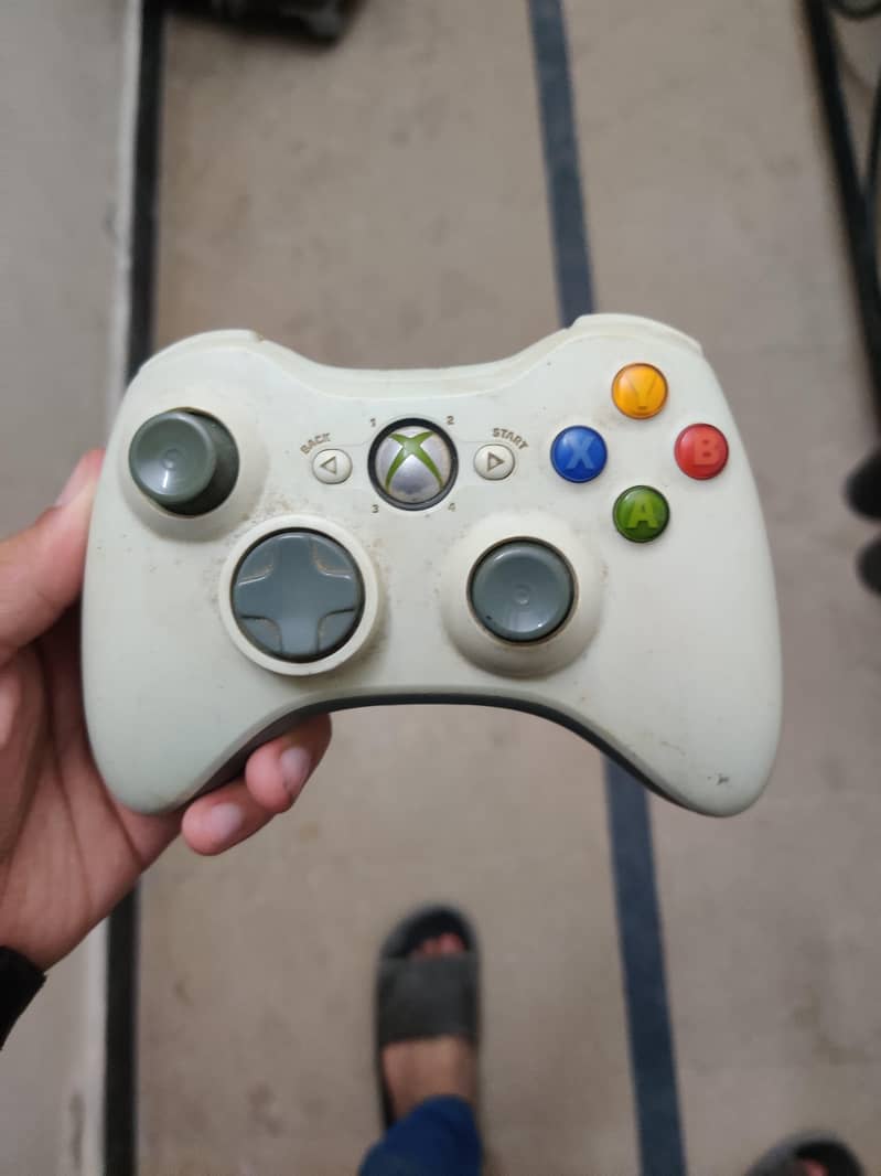 Xbox 360 controller, Xbox Wireless controller 0