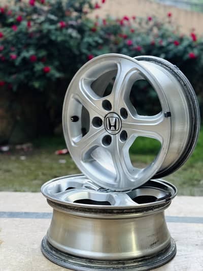 Honda civic OEM spec original wheels!