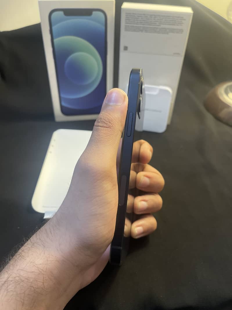 iPhone 12 2