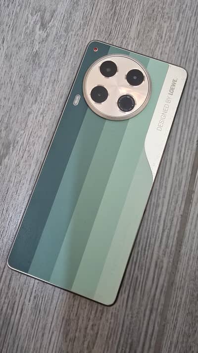 Tecno Camon 30 - 16/256 GB - LOEWE Edition