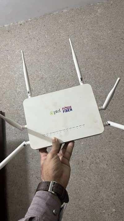 PTCL Flashfiber Device 6 Antina with Adapter fresh Condition