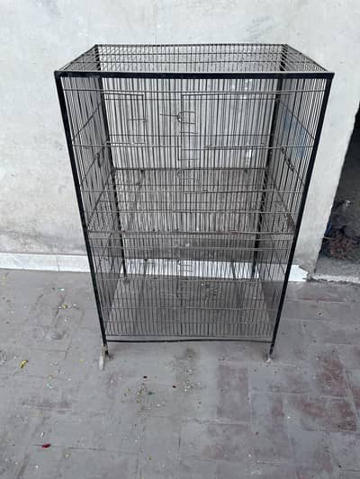 Hens house kage urgent sale what’s app per he call only 03298194422