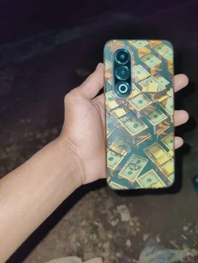 brand new few days buy this phone urgent sale only