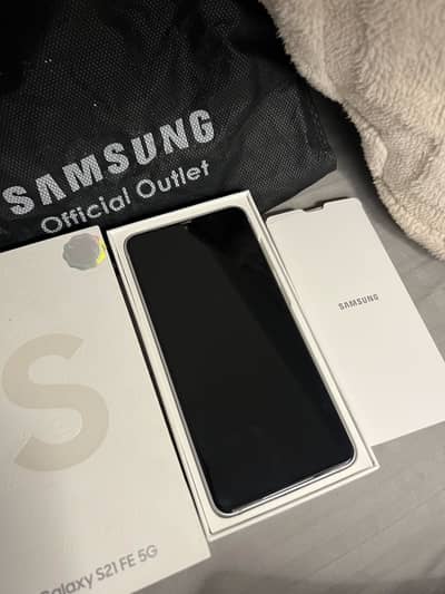 Urgent Sale! Samsung S21FE 8/128 PTA Approved - Complete Box - Line