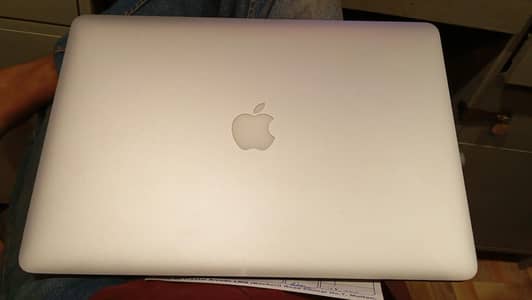 MacBook Pro 2015 ( Retina ,15 - inch , Mid 2015)