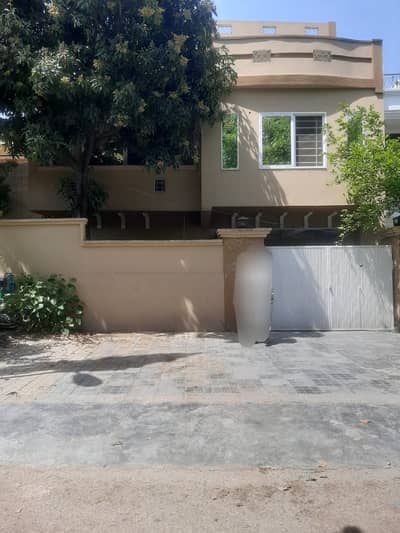 30*50 Cda Transfer Top Location House Available In G-9/4 Near Metro Station Near Service Road