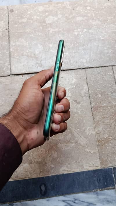 realme 5 one handed family use