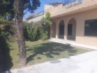 50*90 Cda Transfer Top Location House Available In F-8/1