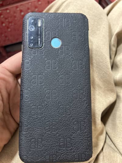 Mobile ka sat box bi ha charger nahi ha