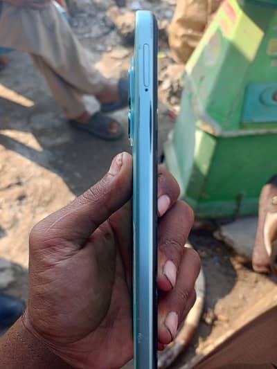 infinitx hot 50 i 6 128 ma ho box ka Sath ha warranty ma ha