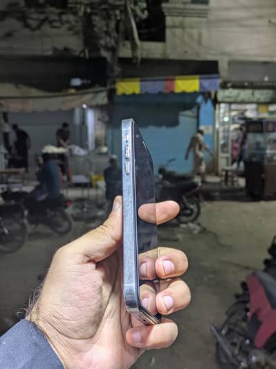 IPHONE XR CONVERTED TO 15 PRO