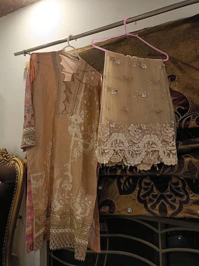 Branded preloved dresses for sale in very reasonable prices