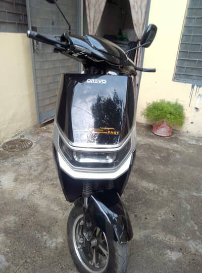 Electric scooty B2 OREVO